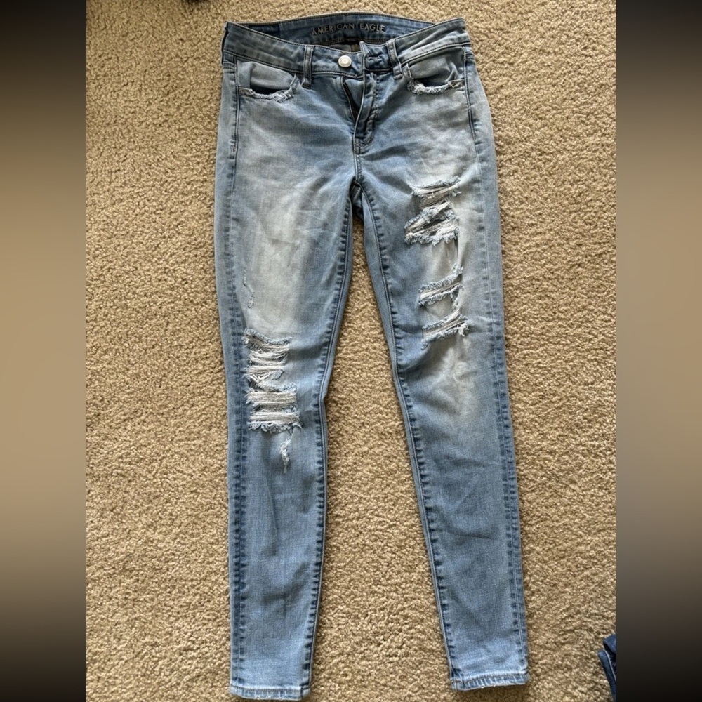 American Eagle Outfitters Light Blue Distressed Skinny Jeans